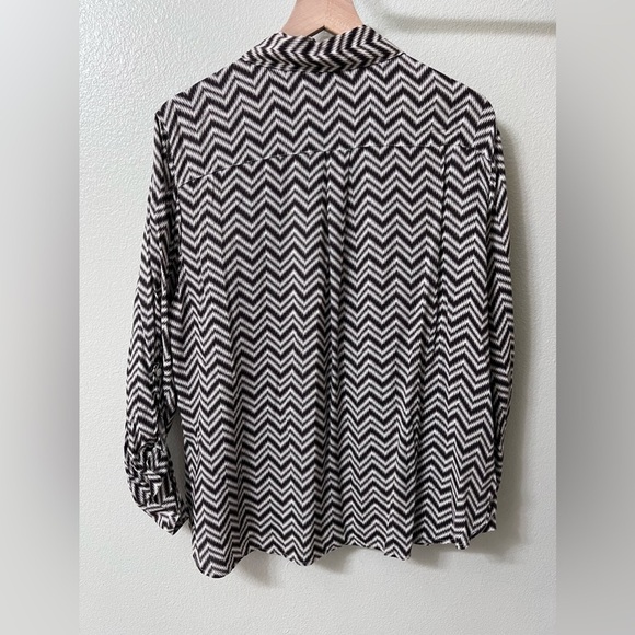 Foxcroft Button Down Shirt Women's 14W Shaped Fit Chevron Ikat Silky Brown Top - Picture 4 of 7